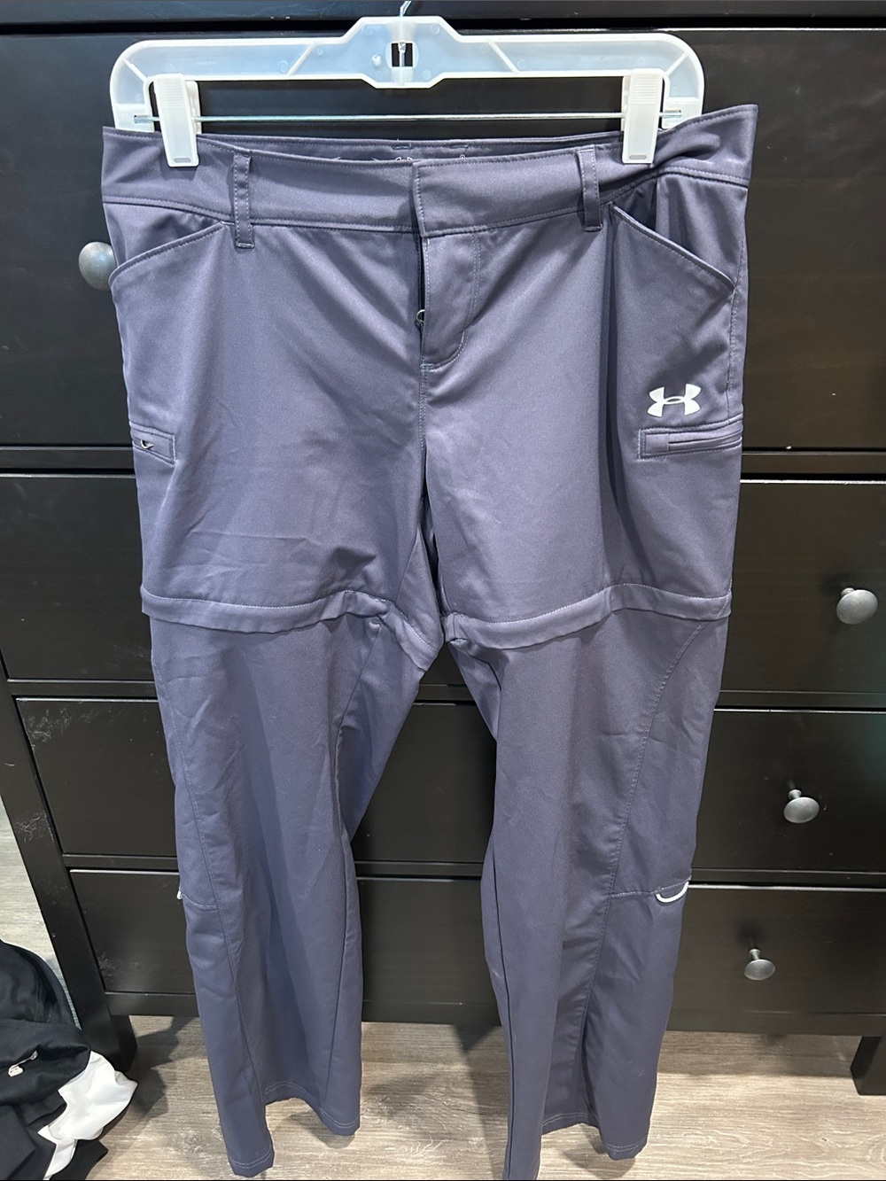 Women’s Under Armour grey Performance convertible Pants with Pockets size 8